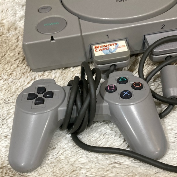 Sony PlayStation with Cables & 2 Controllers - Picture 2 of 8
